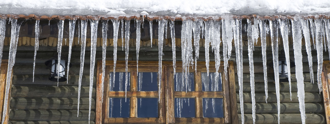 spray foam prevents ice dams by providing proper insulation in Anaheim attic spaces